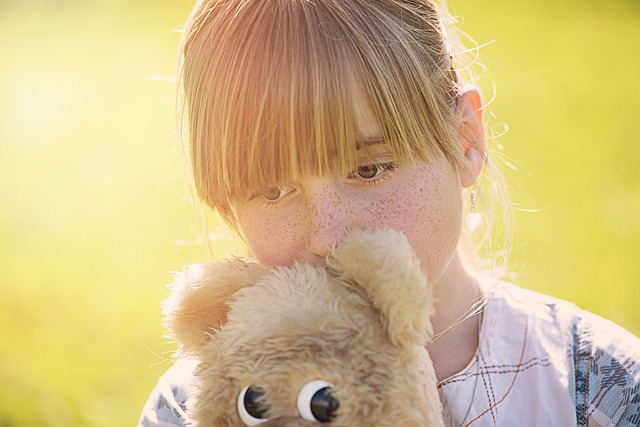 Pour vous, vos jeunes enfants et adolescents, afin dapaiser les motions dsagrables qui vous empchent davoir pleinement confiance en vous, en votre avenir.